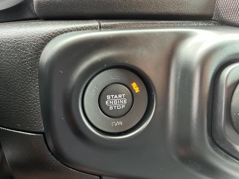 Used 2023 Jeep Wrangler Unlimited Sahara w/ Cold Weather Group AWD/4WD image 70