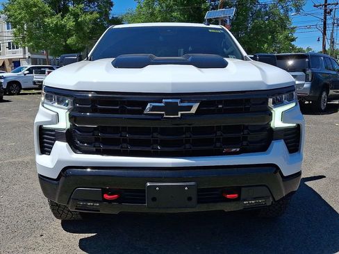 Used 2024 Chevrolet Silverado 1500 LT Trail Boss w/ Convenience Package II AWD/4WD image 2