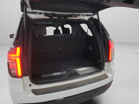 Used 2023 Chevrolet Tahoe Z71 w/ Luxury Package AWD/4WD image 7