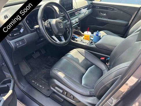Used 2025 Honda Pilot Touring image 7