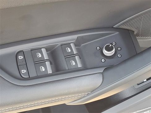 Used 2023 Audi Q5 2.0T Premium Plus image 11