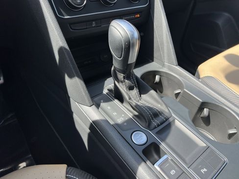 Used 2021 Volkswagen Atlas Cross Sport SE FWD image 21