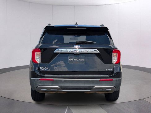 Used 2022 Ford Explorer XLT w/ Equipment Group 202A AWD/4WD image 4