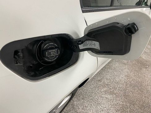 Used 2017 Volkswagen Golf Wolfsburg Edition image 28