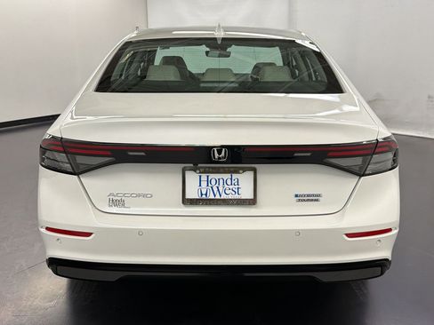 Used 2024 Honda Accord Touring image 10