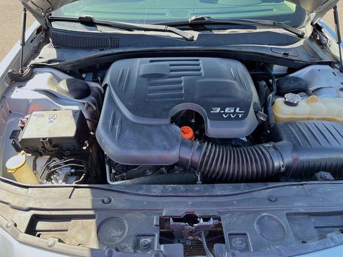 Used 2019 Chrysler 300 Touring w/ Sport Appearance Package RWD image 28