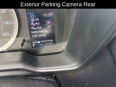 Used 2021 Toyota Corolla LE image 5