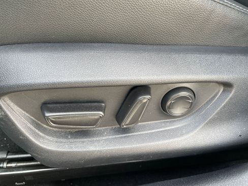 Used 2025 Toyota Camry SE image 22