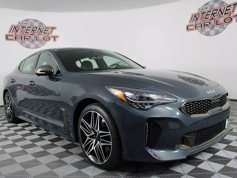 Used 2022 Kia Stinger GT2 image 9