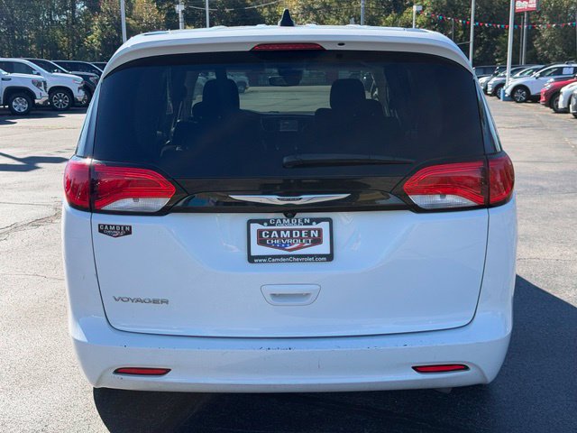 Used 2023 Chrysler Voyager LX FWD image 12