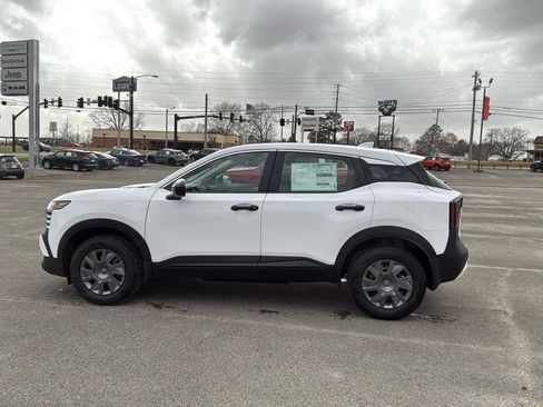 New 2025 Nissan Kicks S image 11