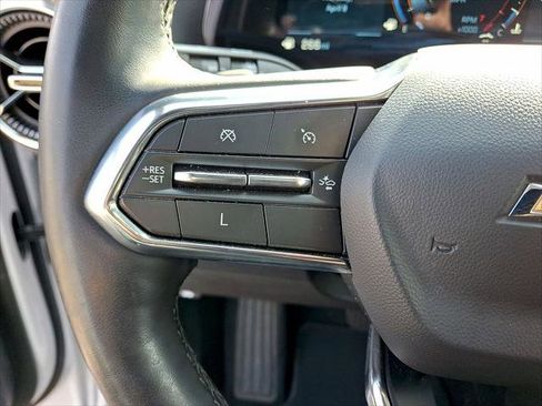 Used 2025 Chevrolet Equinox LT w/ Safety and Technology Package FWD image 17