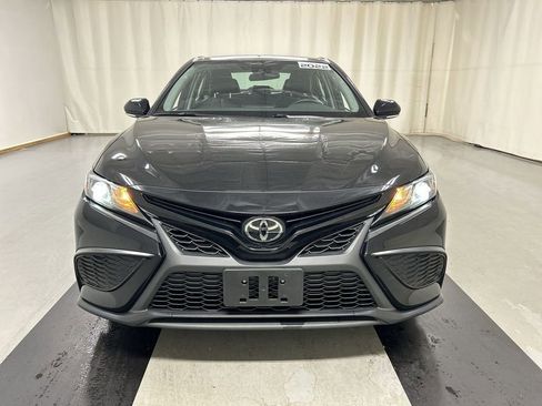 Used 2022 Toyota Camry SE AWD/4WD image 3