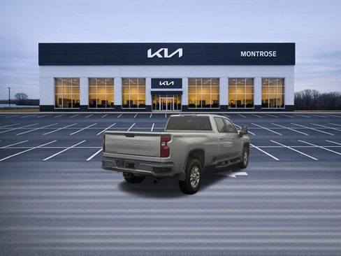Used 2022 Chevrolet Silverado 2500 LT w/ Snow Plow Prep/Camper Package AWD/4WD image 6