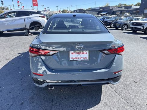 New 2025 Nissan Sentra SR w/ Trunk Package FWD image 4
