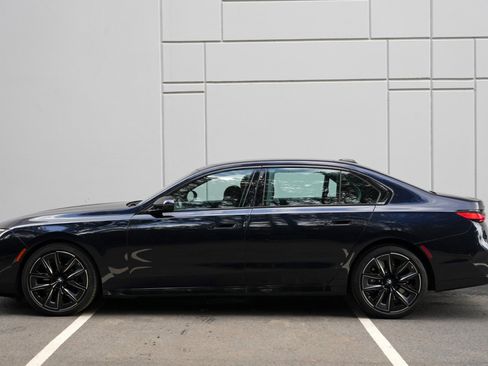 Used 2023 BMW 760i xDrive AWD/4WD image 60