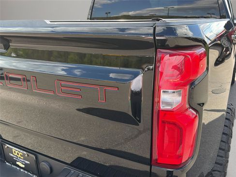 Used 2021 Chevrolet Silverado 1500 LT Trail Boss AWD/4WD image 35