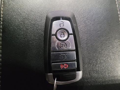 Used 2019 Ford Edge Titanium AWD/4WD image 32