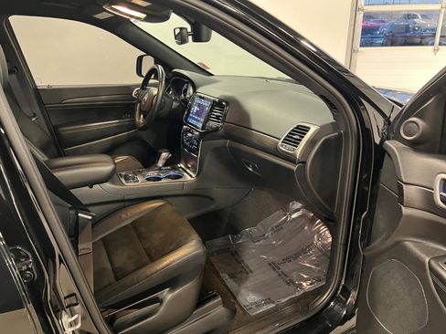 Used 2022 Jeep Grand Cherokee Laredo X image 37