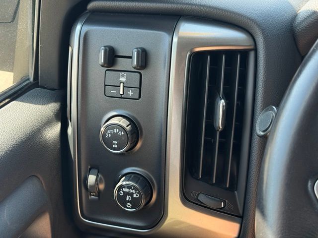 Used 2017 Chevrolet Silverado 1500 LT w/ All Star Edition AWD/4WD image 29
