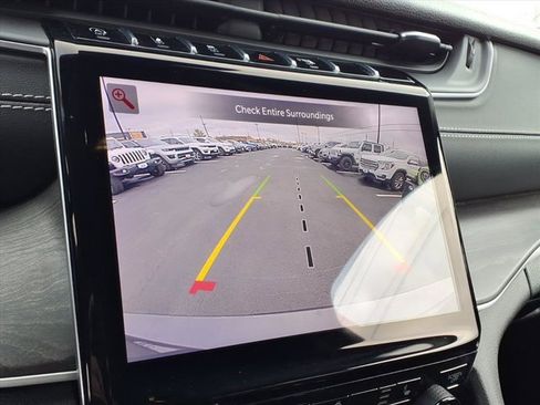 Used 2023 Jeep Grand Cherokee L Limited image 12