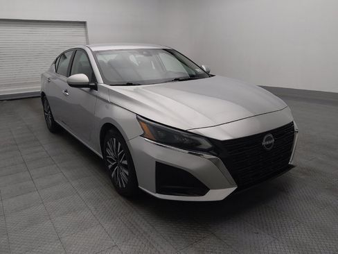 Used 2023 Nissan Altima 2.5 SV image 13