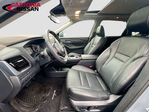 Used 2021 Nissan Rogue SL image 27