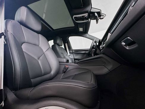 New 2025 Porsche Macan image 29