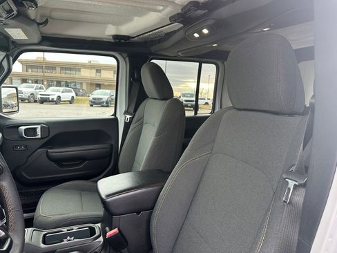 Used 2024 Jeep Wrangler Sport S image 15