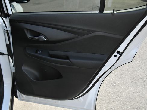 Used 2025 Buick Envista Preferred FWD image 41