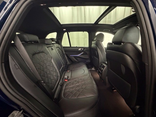 Used 2025 BMW X5 xDrive50e AWD/4WD image 17