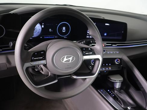 Used 2024 Hyundai Elantra SEL FWD image 23
