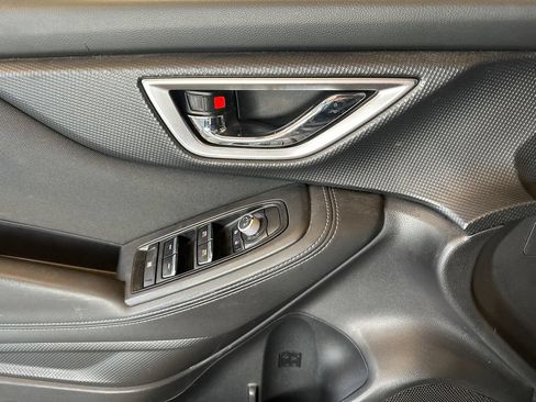 Used 2019 Subaru Forester Premium AWD/4WD image 18
