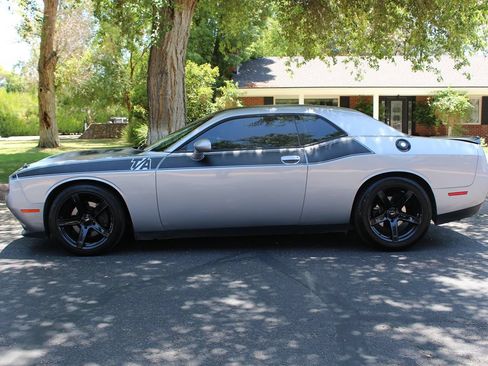 Used 2018 Dodge Challenger R/T w/ Quick Order Package 22P T/A RWD image 2