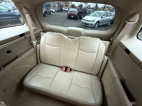 Used 2004 Cadillac SRX V8 w/ Preferred Equipment Group image 22