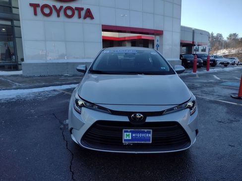 Used 2025 Toyota Corolla LE image 13