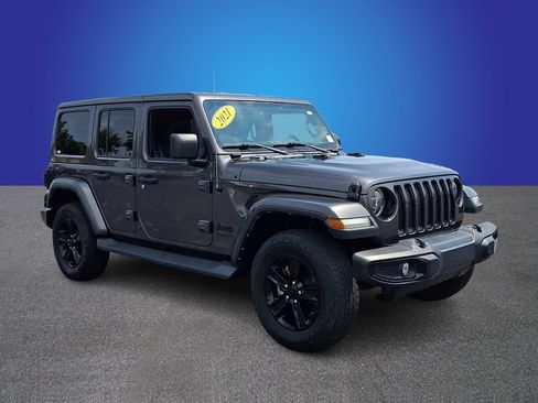 Used 2021 Jeep Wrangler Unlimited Sahara AWD/4WD image 3