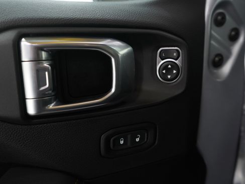 Used 2022 Jeep Wrangler Unlimited Sahara image 19