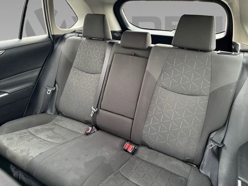 Used 2020 Toyota RAV4 XLE AWD/4WD image 4