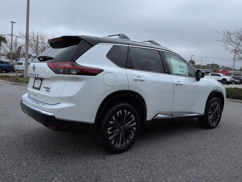 New 2026 Nissan Rogue Platinum image 5