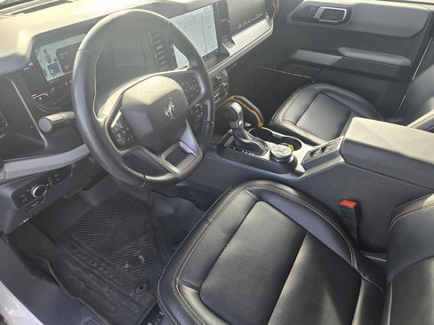 Used 2023 Ford Bronco Badlands image 10