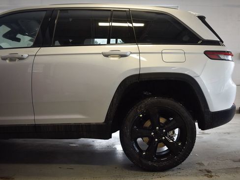 New 2026 Jeep Grand Cherokee Limited w/ Limited Altitude Package AWD/4WD image 54
