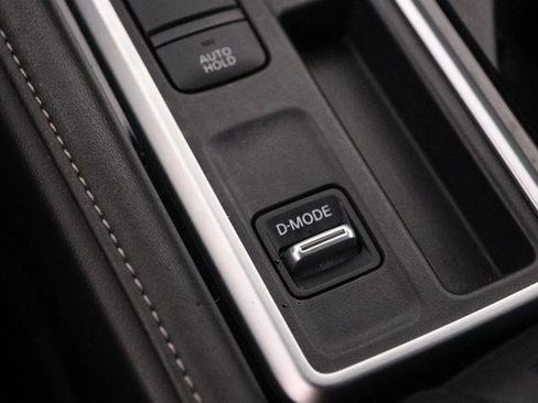 Used 2025 Nissan Pathfinder SV FWD image 22
