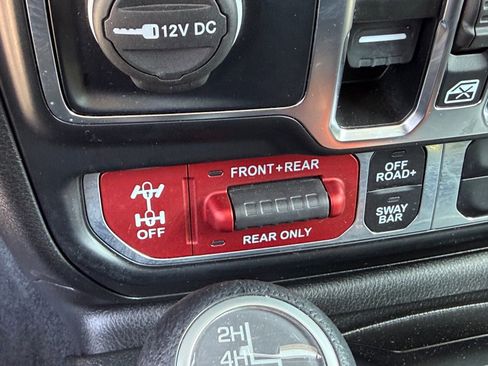 Used 2024 Jeep Wrangler Unlimited Rubicon image 37