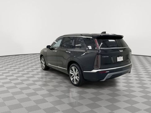 New 2026 Cadillac Vistiq Luxury w/ LPO, Floor Liner Package AWD/4WD image 8