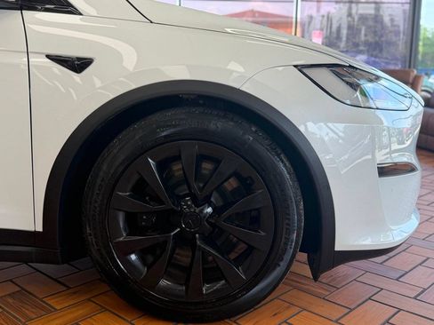 Used 2023 Tesla Model X AWD/4WD image 12