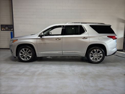 Used 2019 Chevrolet Traverse Premier image 2