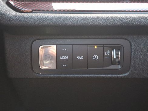 Used 2024 Chevrolet Traverse RS image 26