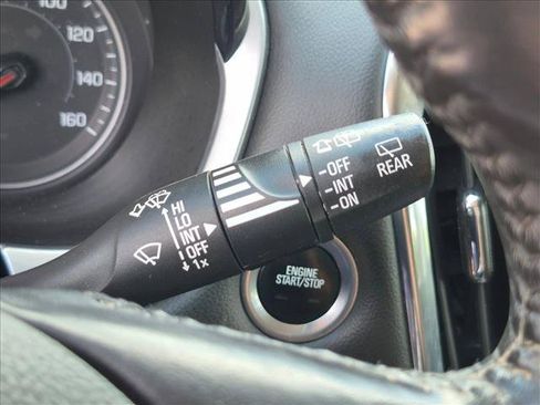 Used 2021 Chevrolet Traverse LT FWD image 6