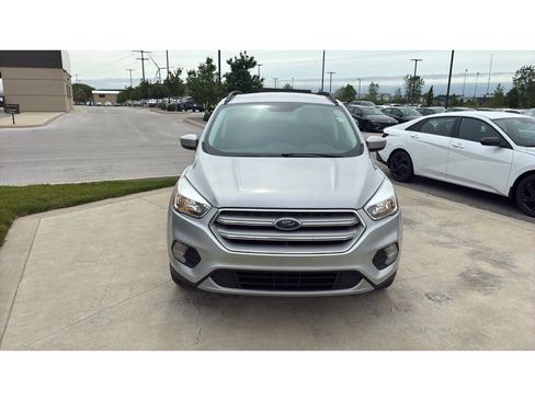 Used 2018 Ford Escape SE w/ SE Sync 3 Package FWD image 8